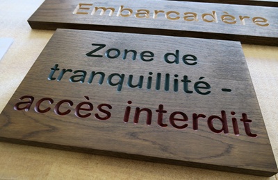 Découpe CNC : Empreinte conçoit et fabrique de la signalétique sur mesure
